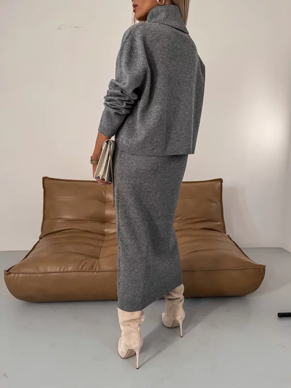 Conjunto de vestido de punto con cuello alto | Montecarlo™