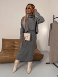 Conjunto de vestido de punto con cuello alto | Montecarlo™
